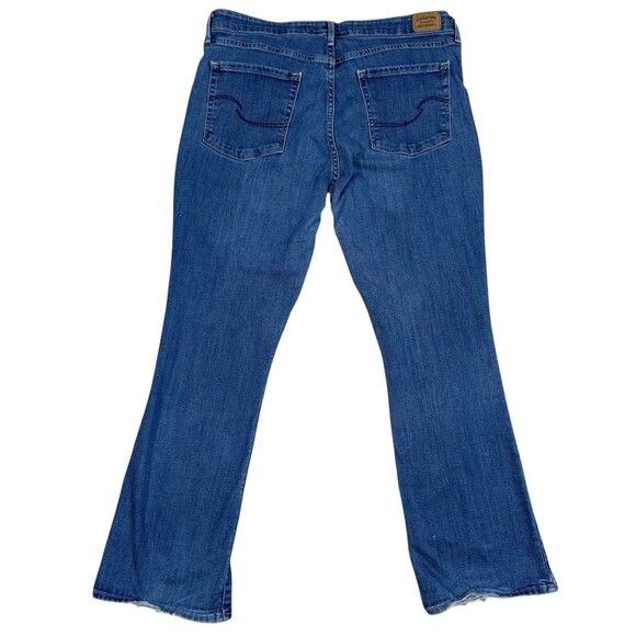 Levis Signature Jeans Womens Size 14S (32Wx30L) Blue Denim Mid-Rise Bootcut - Picture 2 of 10